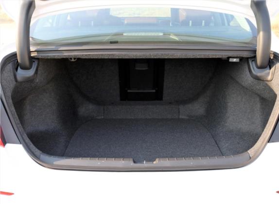 英仕派 2019款 锐·混动 2.0L 净尚版 国VI 车厢座椅   后备厢