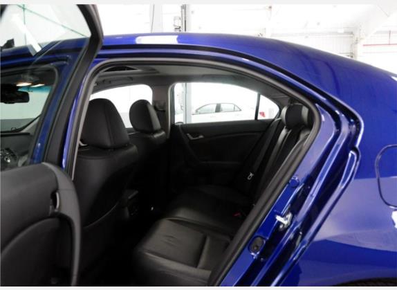 思铂睿 2009款 2.4L TYPE-S NAVI 车厢座椅   后排空间