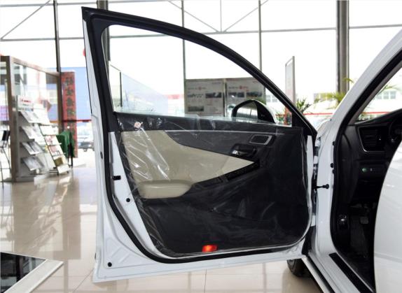 思铂睿 2015款 2.0L 豪华版 车厢座椅   前门板