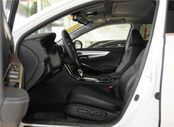 思铂睿 2015款 2.4L 豪华版 车厢座椅   前排空间