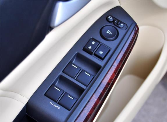 歌诗图 2011款 3.5L 尊贵版 车厢座椅   门窗控制