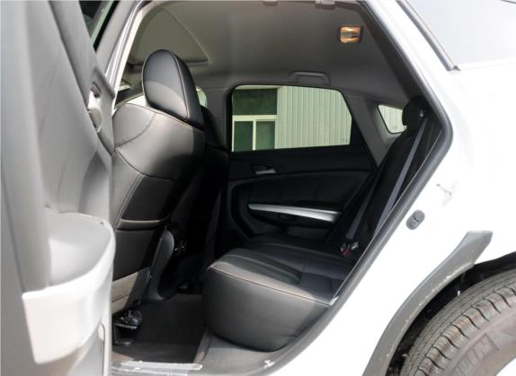 歌诗图 2012款 2.4L 豪华版 车厢座椅   后排空间