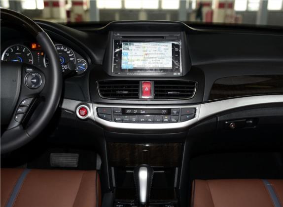 歌诗图 2014款 3.0L AWD尊贵导航版 中控类   中控台