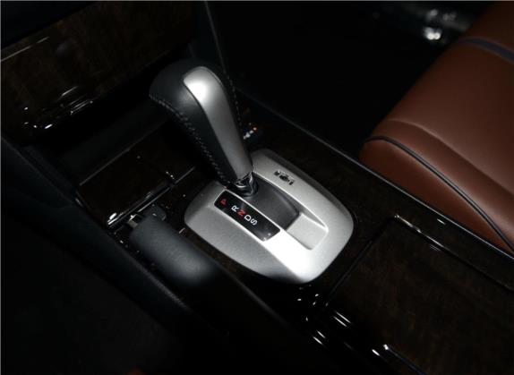 歌诗图 2014款 3.0L AWD尊贵导航版 中控类   挡把