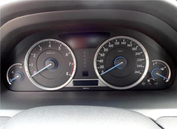 歌诗图 2014款 3.0L AWD尊贵版 中控类   仪表盘