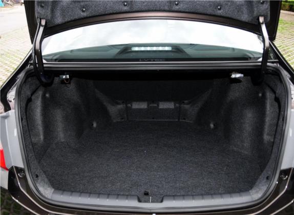 凌派 2013款 1.8L 自动旗舰版 车厢座椅   后备厢