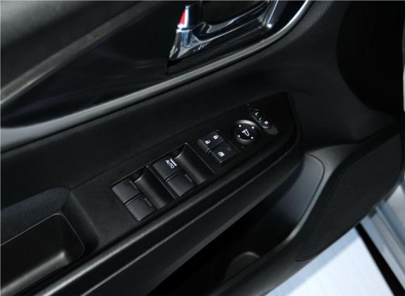 凌派 2013款 1.8L 自动豪华版 车厢座椅   门窗控制