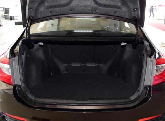凌派 2015款 1.8L 手动舒适版 车厢座椅   后备厢