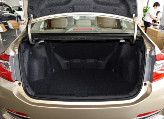 凌派 2016款 1.8L CVT舒适版 车厢座椅   后备厢