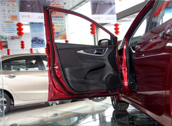 凌派 2016款 1.8L CVT豪华版 车厢座椅   前门板