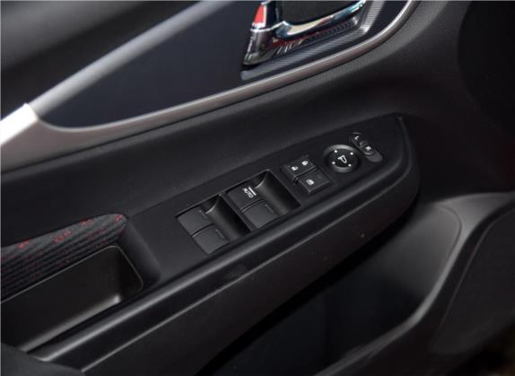 凌派 2016款 1.8L CVT豪华版 车厢座椅   门窗控制
