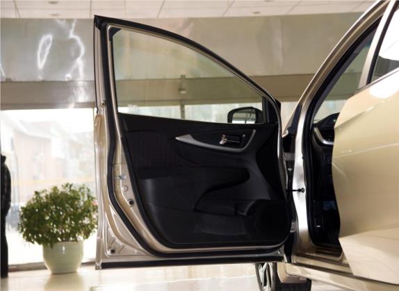 凌派 2016款 1.8L CVT领先版 车厢座椅   前门板