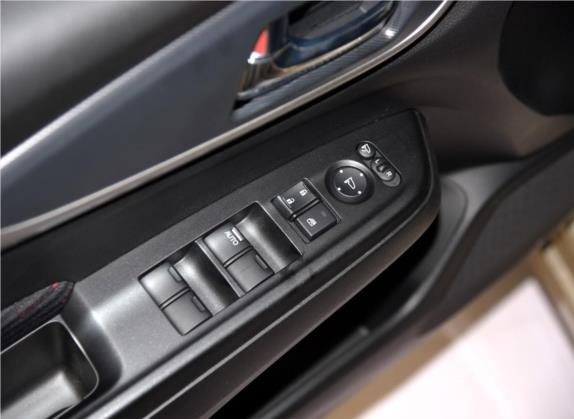 凌派 2016款 1.8L CVT领先版 车厢座椅   门窗控制