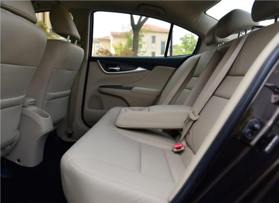 凌派 2016款 1.8L CVT旗舰版 车厢座椅   后排空间