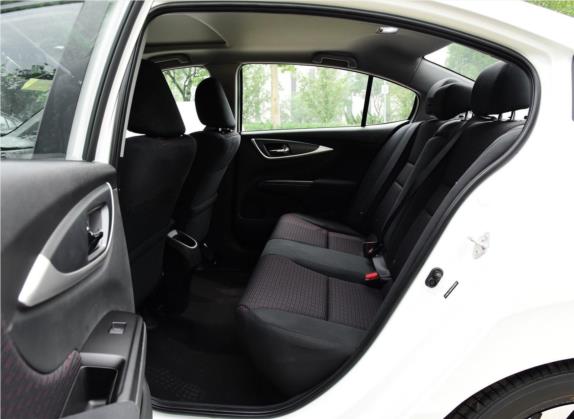 凌派 2017款 1.8L CVT豪华特装版 车厢座椅   后排空间