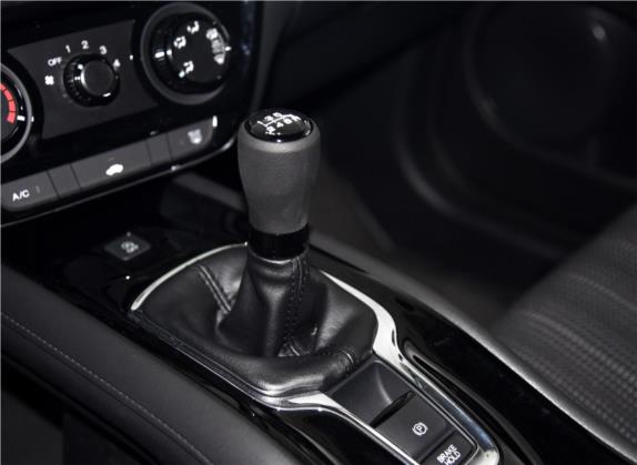 缤智 2015款 1.8L 手动两驱精英型 中控类   挡把