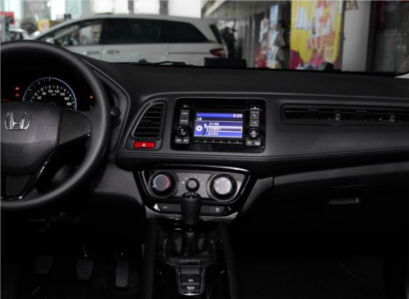 缤智 2015款 1.5L 手动两驱舒适型 中控类   中控台