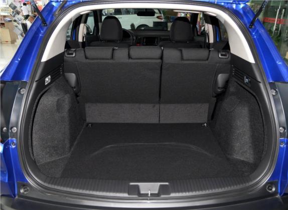缤智 2015款 1.5L 手动两驱舒适型 车厢座椅   后备厢