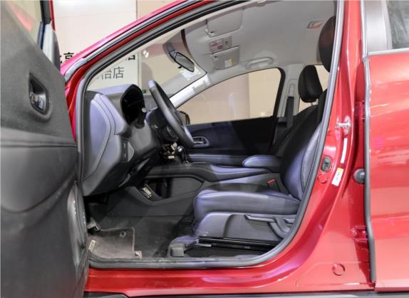 缤智 2015款 1.8L CVT两驱精英型 车厢座椅   前排空间