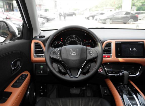 缤智 2015款 1.8L CVT两驱豪华型 中控类   驾驶位