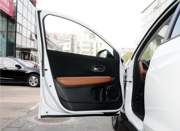 缤智 2015款 1.8L CVT两驱豪华型 车厢座椅   前门板