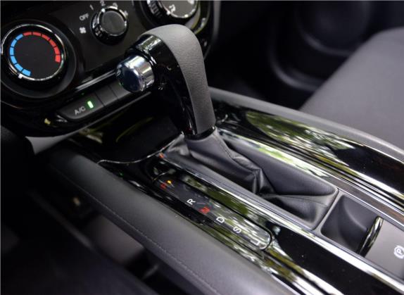 缤智 2015款 1.5L CVT两驱舒适型 中控类   挡把