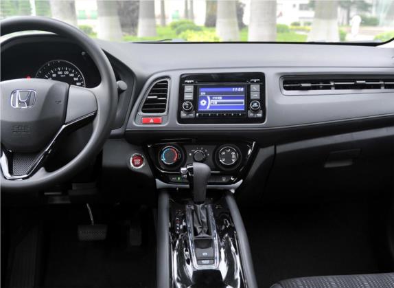 缤智 2016款 1.8L CVT两驱先锋型 中控类   中控台