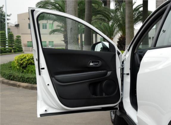 缤智 2016款 1.8L CVT两驱先锋型 车厢座椅   前门板