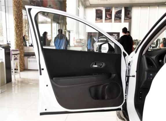 缤智 2017款 1.5L CVT两驱舒适型 车厢座椅   前门板