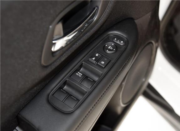 缤智 2017款 1.5L CVT两驱舒适型 车厢座椅   门窗控制