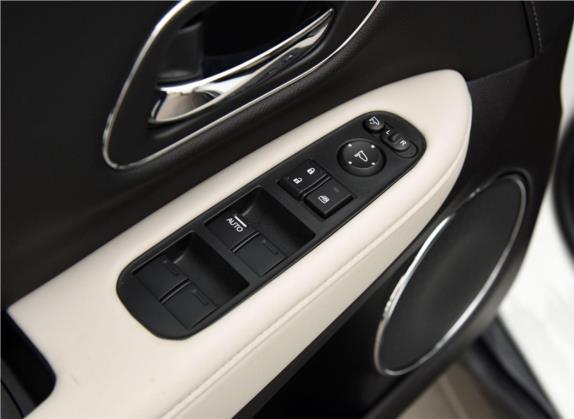 缤智 2017款 1.8L CVT两驱智享型 车厢座椅   门窗控制