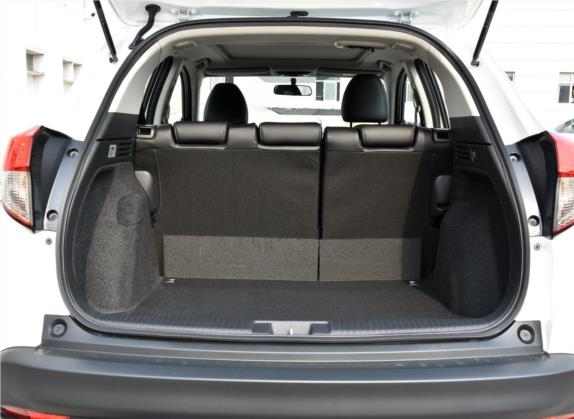 缤智 2019款 1.5L CVT先锋版 国VI 车厢座椅   后备厢