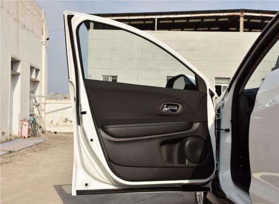 缤智 2019款 1.5L CVT先锋版 国VI 车厢座椅   前门板