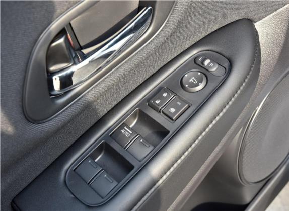 缤智 2019款 1.5L CVT先锋版 国VI 车厢座椅   门窗控制