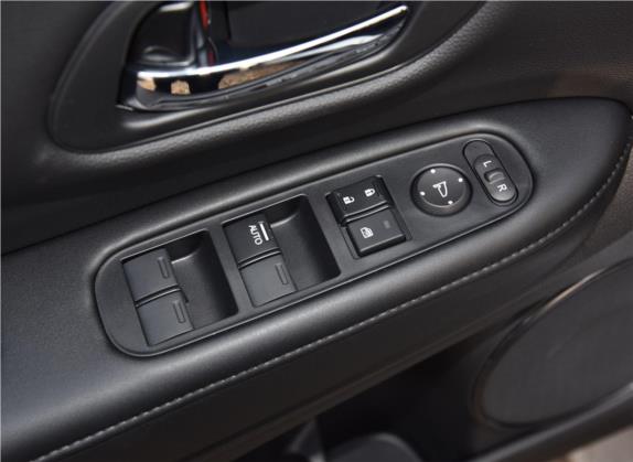 缤智 2019款 1.5L CVT豪华型 国VI 车厢座椅   门窗控制