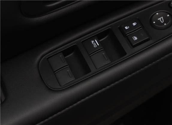 缤智 2019款 220 TURBO CVT豪华版 国V 车厢座椅   门窗控制