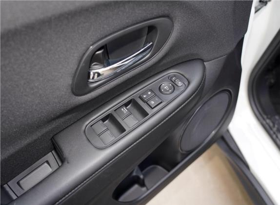 缤智 2020款 1.5L CVT精英版 车厢座椅   门窗控制