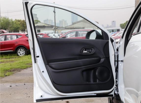 缤智 2020款 1.5L CVT豪华版 车厢座椅   前门板