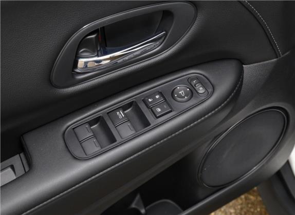 缤智 2020款 1.5L CVT豪华版 车厢座椅   门窗控制