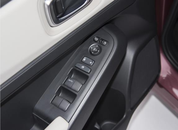 缤智 2023款 1.5L CVT豪华版 车厢座椅   门窗控制