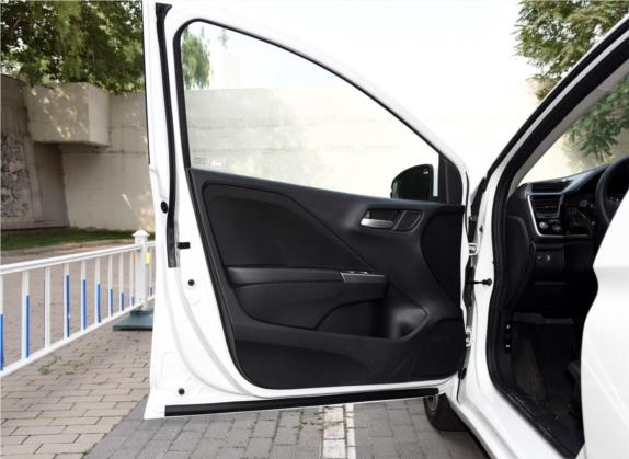锋范 2015款 1.5L CVT旗舰版 车厢座椅   前门板