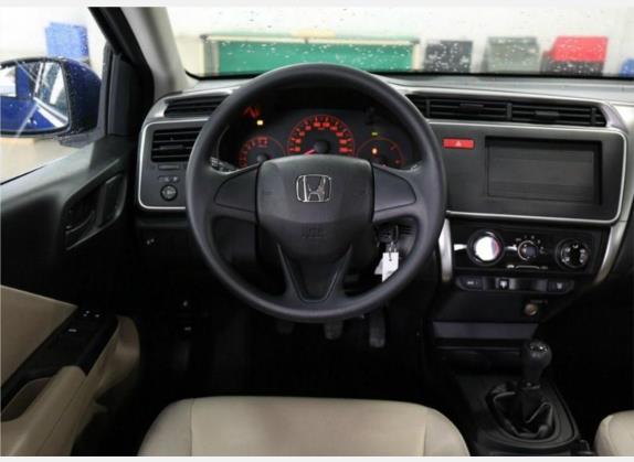 锋范 2015款 1.5L 手动进取版 中控类   驾驶位
