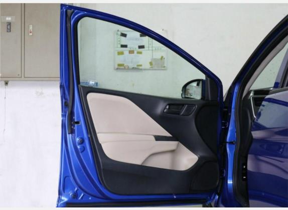 锋范 2015款 1.5L 手动进取版 车厢座椅   前门板