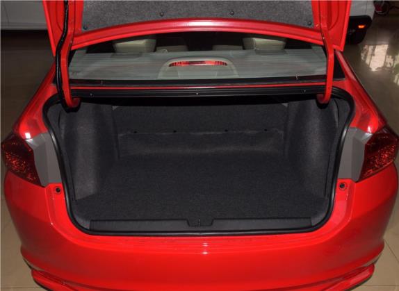 锋范 2015款 1.5L 手动舒适版 车厢座椅   后备厢