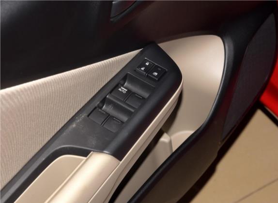 锋范 2015款 1.5L 手动舒适版 车厢座椅   门窗控制