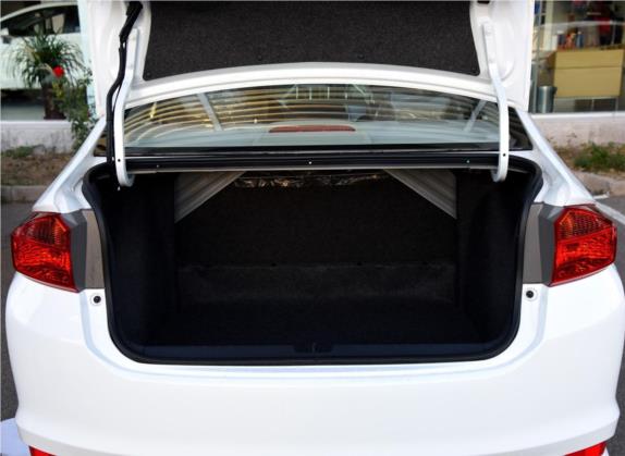 锋范 2015款 1.5L CVT舒适版 车厢座椅   后备厢