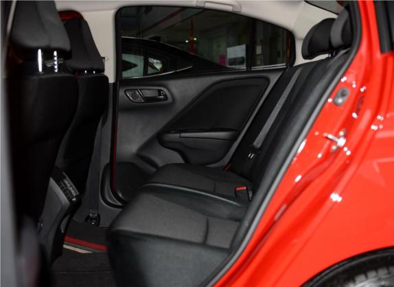 锋范 2015款 1.5L CVT豪华版 车厢座椅   后排空间