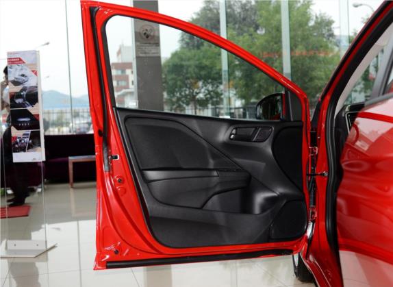 锋范 2015款 1.5L CVT豪华版 车厢座椅   前门板