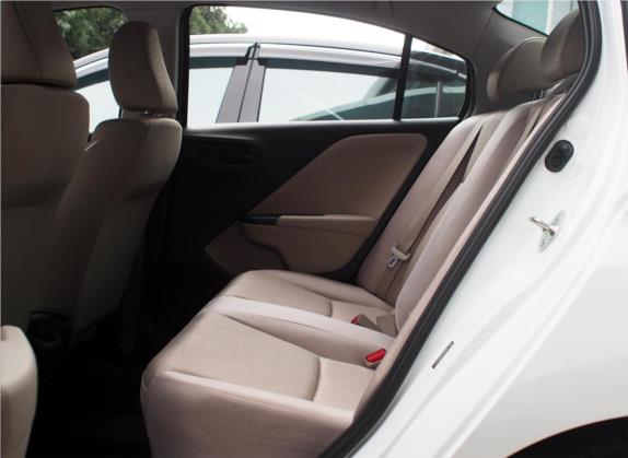锋范 2017款 1.5L 手动舒适版 车厢座椅   后排空间