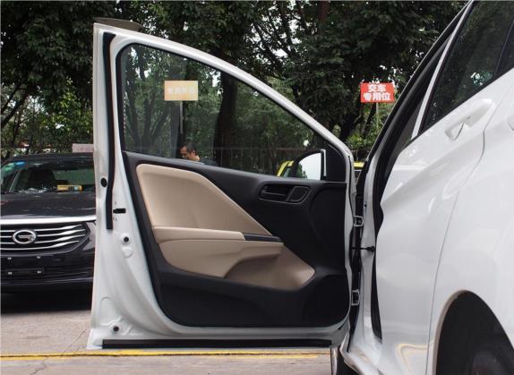 锋范 2017款 1.5L CVT舒适版 车厢座椅   前门板